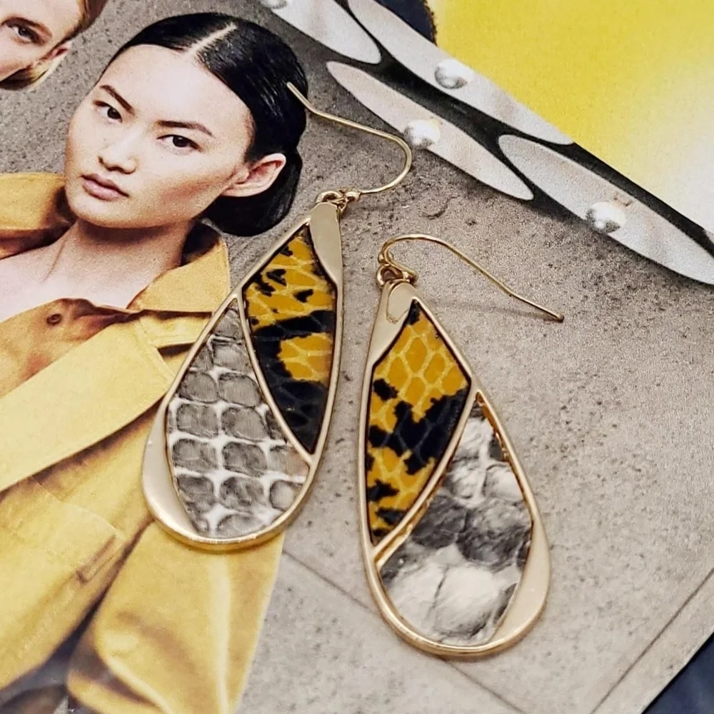 NWT Leather Python Print Gold Drop Earrings - Picture 12 of 13